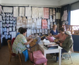 Linen workers in camarias